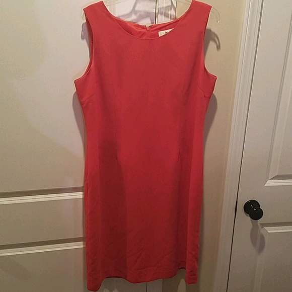Jones Studio Dresses & Skirts - Jones Studio salmon colored sheath dress
